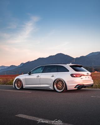 RS4 B9